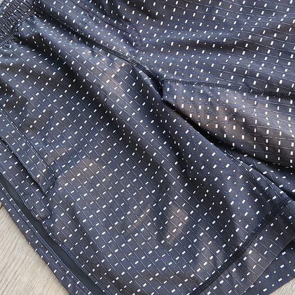 Lululemon Pace Breaker Short Lined Yoga Brief Size Medium - Picture 2 of 8